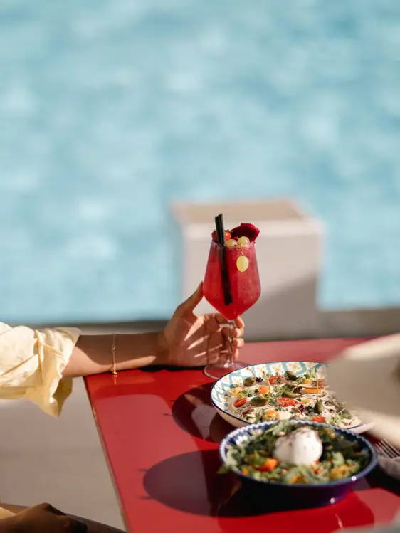 Copyright Gstaad Palace Melanie Uhkötter «PISCINE» 42 72 Dpi