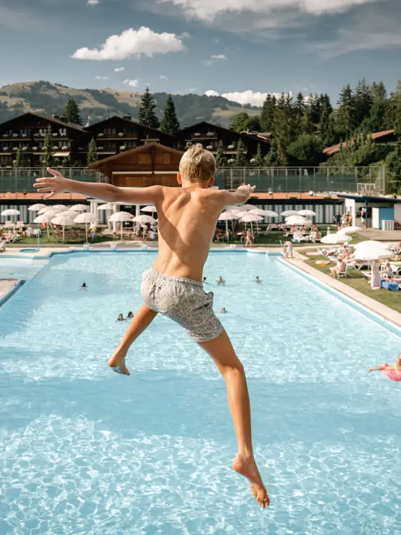 Copyright Gstaad Palace «PISCINE» 36 72 Dpi