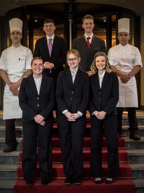 PALACE PORTRAITS M.UHKOETTER 76