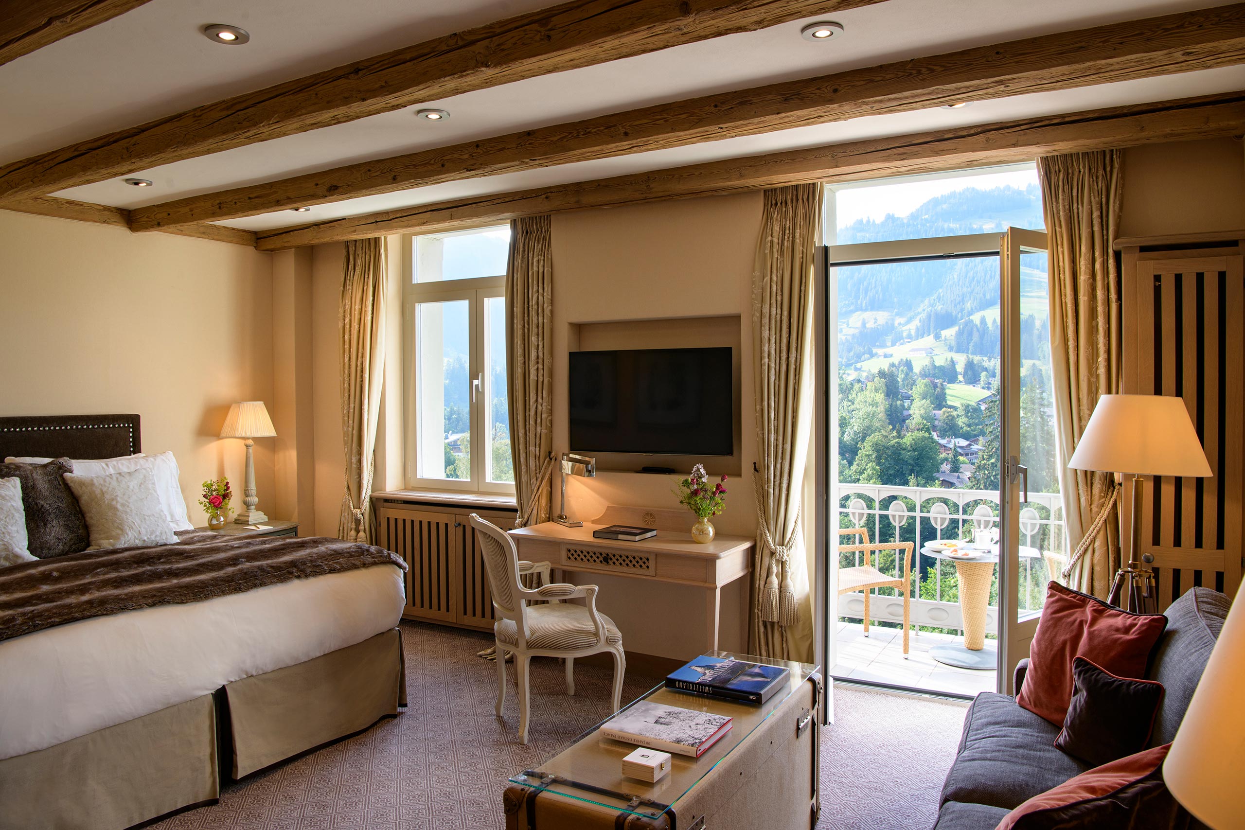 Gstaad Palace Luxury Hotel Switzerland Corner Suite Mountain View N°410 542221 300Dpi RGB