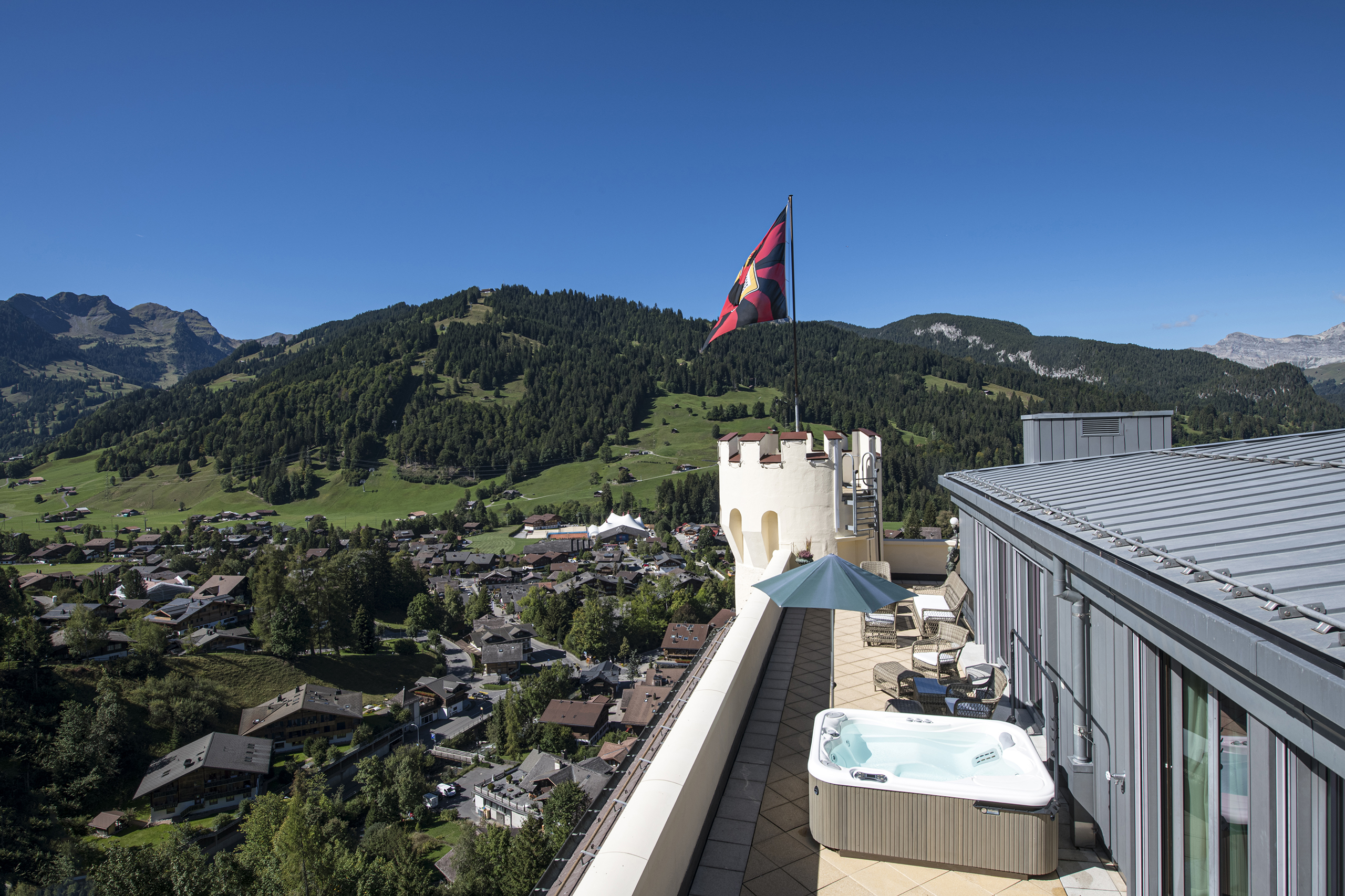Copyright Gstaad Palace Stefano Scata Three Bedroom Suite Jacuzzi And Village View 569811 300Dpi RGB