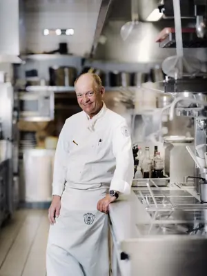 PALACE PORTRAITS M.UHKOETTER 67