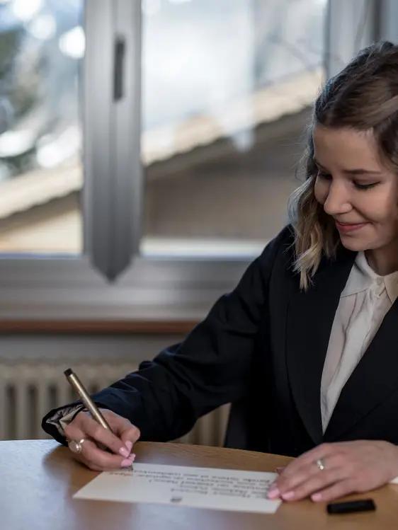 Copyright Gstaad Palace Photographer Melanie Uhkötter Julie Reichenbach Apprentice 72Dpi 2